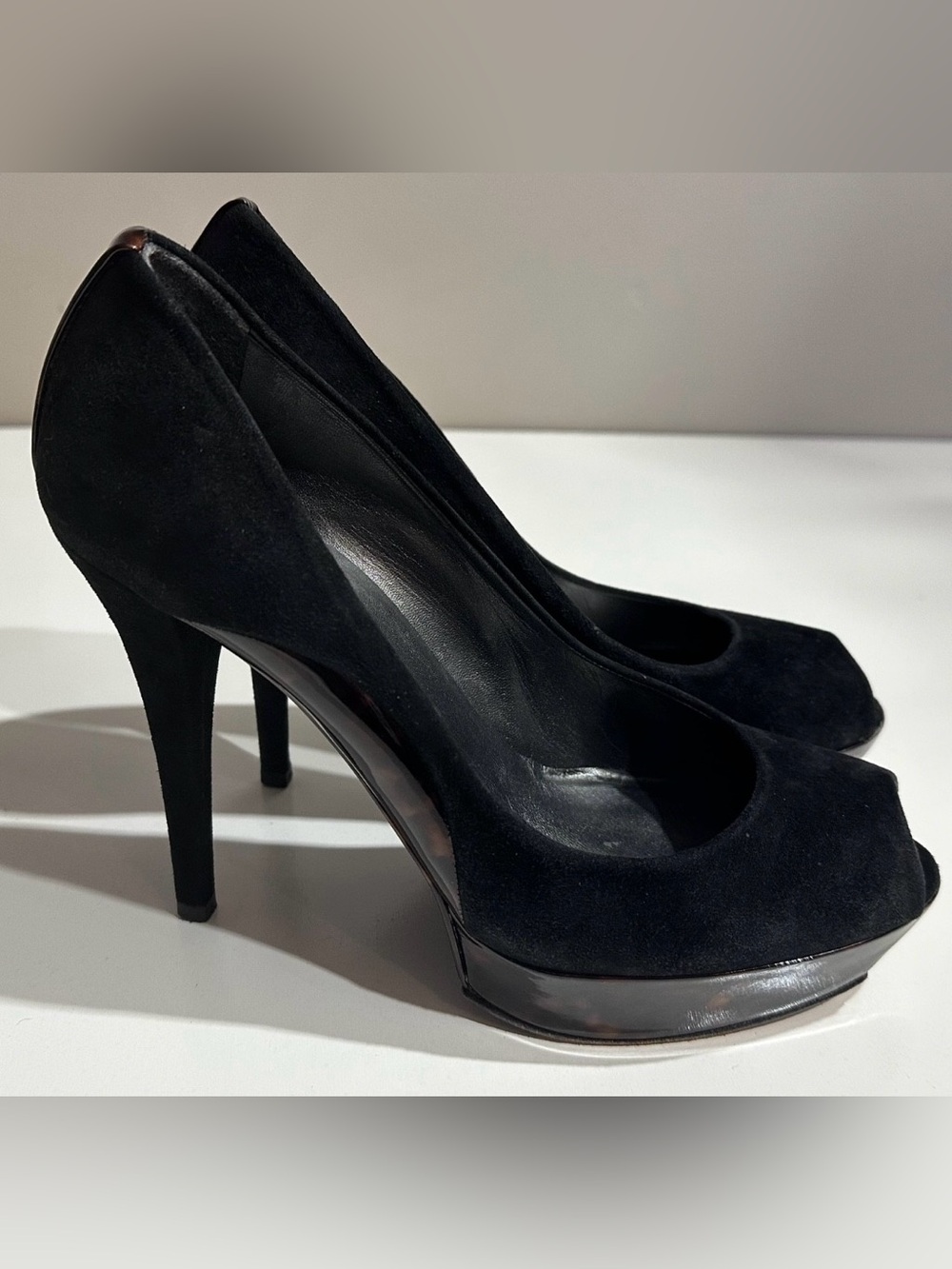 STUART WEITZMAN ARCHER Black Suede Cheetah Designer Pumps Open Toe 9M Authentic